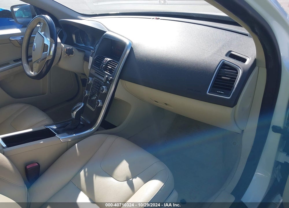 2016 VOLVO XC60 T6 VIN: YV4902RK2G2783194