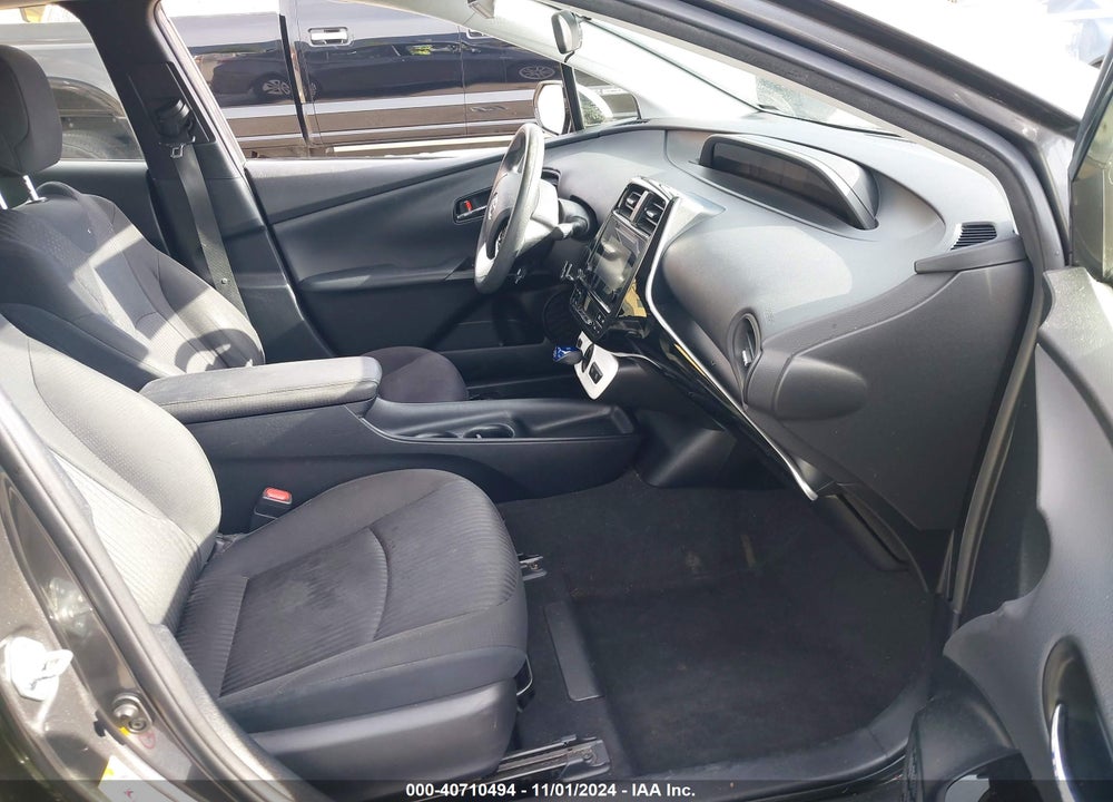 2018 TOYOTA PRIUS TWO VIN: JTDKBRFU5J3602376