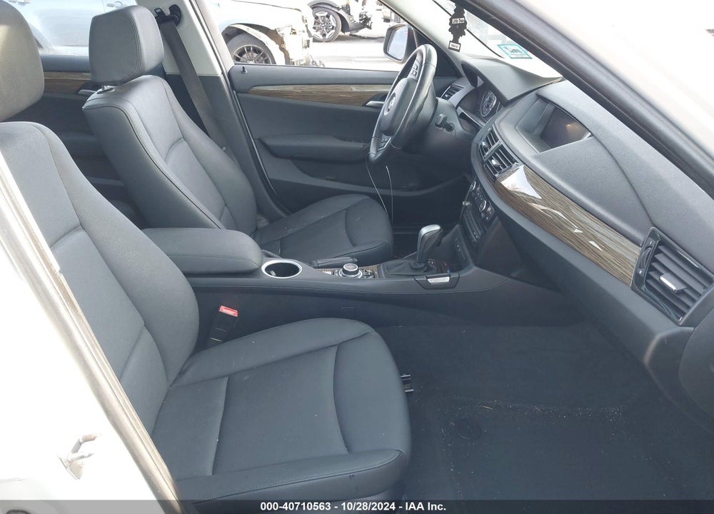 2013 BMW X1 XDRIVE35I VIN: WBAVM5C51DVV90360