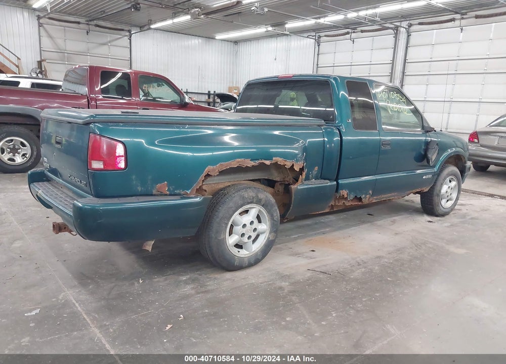 1996 CHEVROLET S TRUCK S10 VIN: 1GCCT19X4T8210083