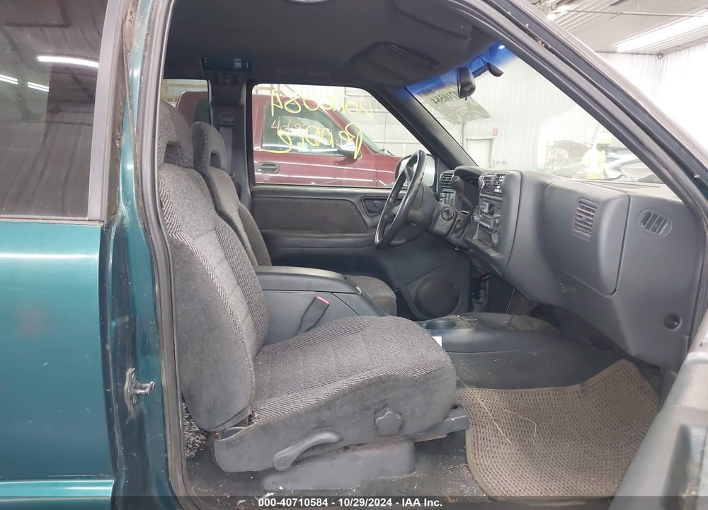 1996 CHEVROLET S TRUCK S10 VIN: 1GCCT19X4T8210083