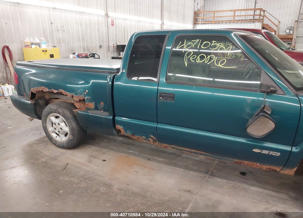 1996 CHEVROLET S TRUCK S10 VIN: 1GCCT19X4T8210083