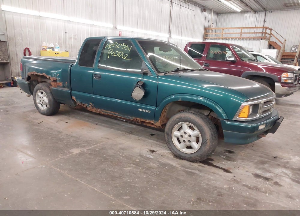 1996 CHEVROLET S TRUCK S10 VIN: 1GCCT19X4T8210083
