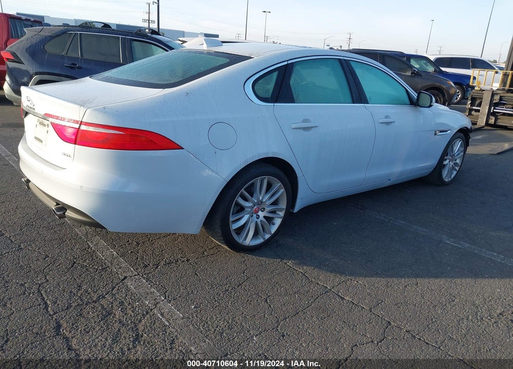 2017 JAGUAR XF 35T PRESTIGE VIN: SAJBE4BV6HCY35199