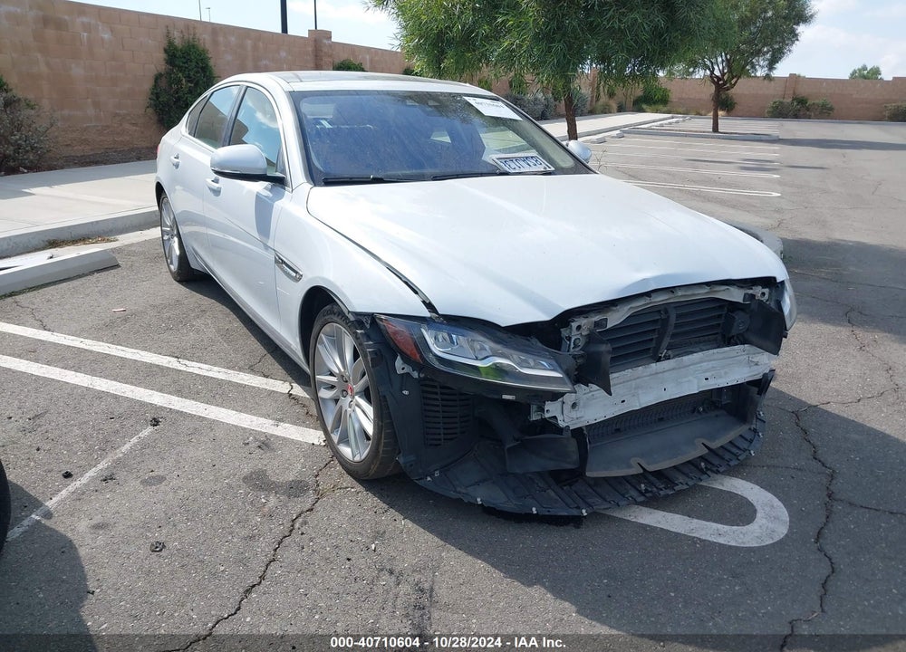 2017 JAGUAR XF 35T PRESTIGE VIN: SAJBE4BV6HCY35199