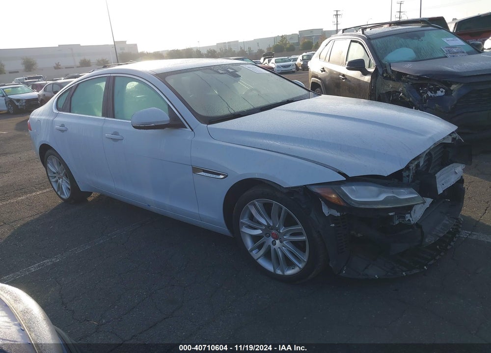 2017 JAGUAR XF 35T PRESTIGE VIN: SAJBE4BV6HCY35199