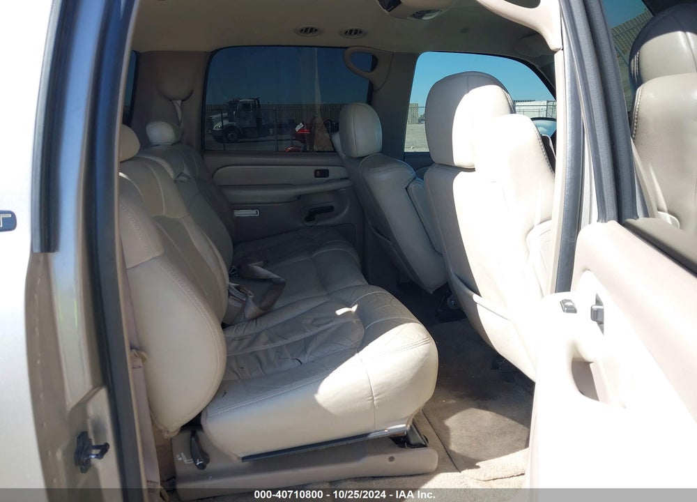 2002 CHEVROLET SUBURBAN 1500 LT VIN: 1GNEC16T82J282008