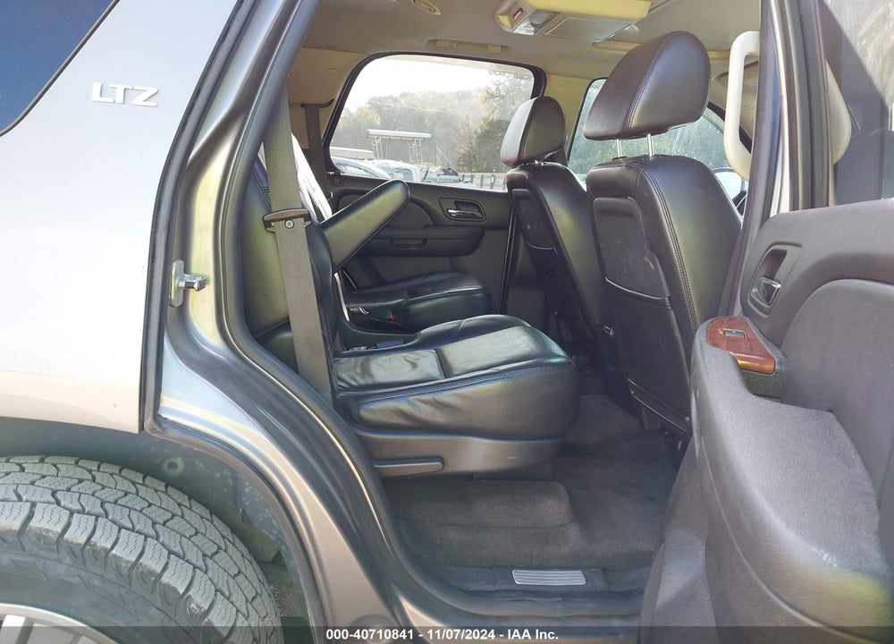 2009 CHEVROLET TAHOE LTZ VIN: 1GNFK33029J100343