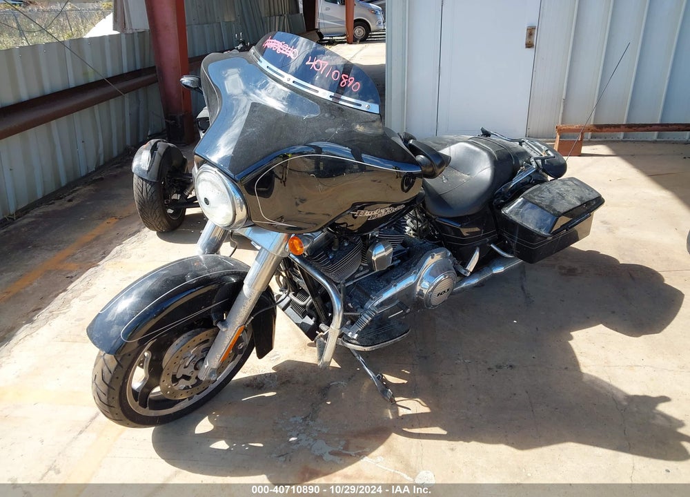 2013 HARLEY-DAVIDSON FLHX STREET GLIDE VIN: 1HD1KBM16DB679178