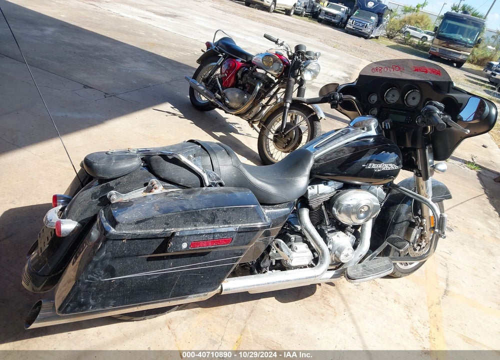 2013 HARLEY-DAVIDSON FLHX STREET GLIDE VIN: 1HD1KBM16DB679178