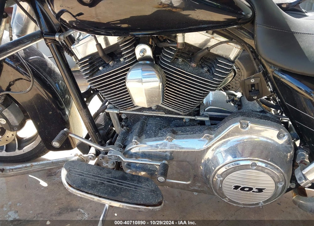2013 HARLEY-DAVIDSON FLHX STREET GLIDE VIN: 1HD1KBM16DB679178