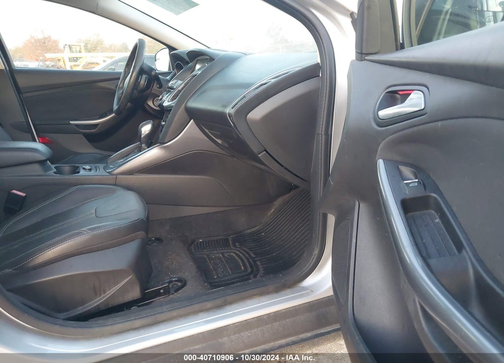 2012 FORD FOCUS TITANIUM VIN: 1FAHP3N23CL400086