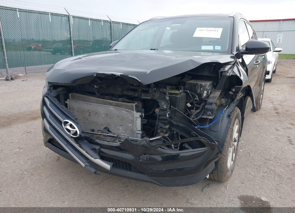 2016 HYUNDAI TUCSON SE VIN: KM8J3CA48GU240376