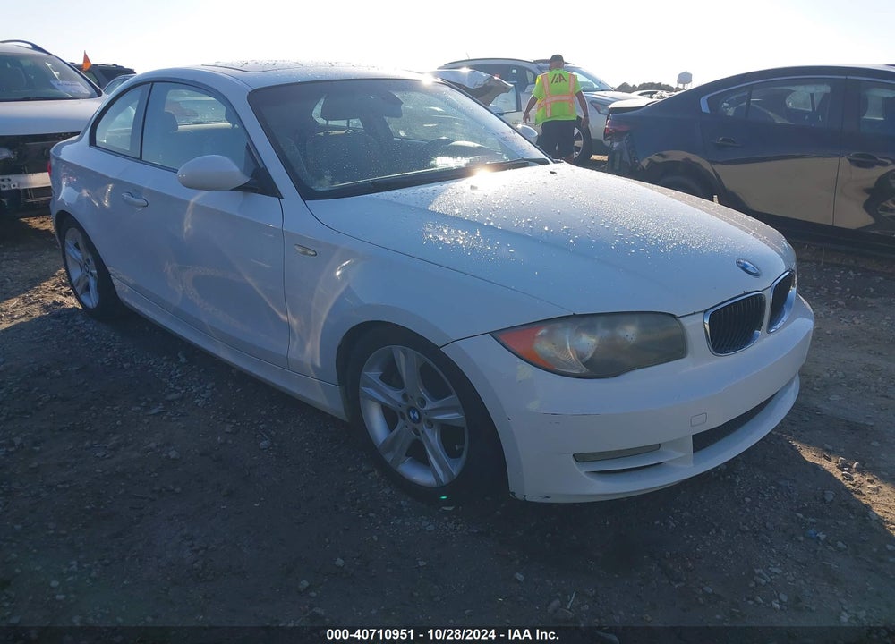 2008 BMW 128I VIN: WBAUP735X8VF06477