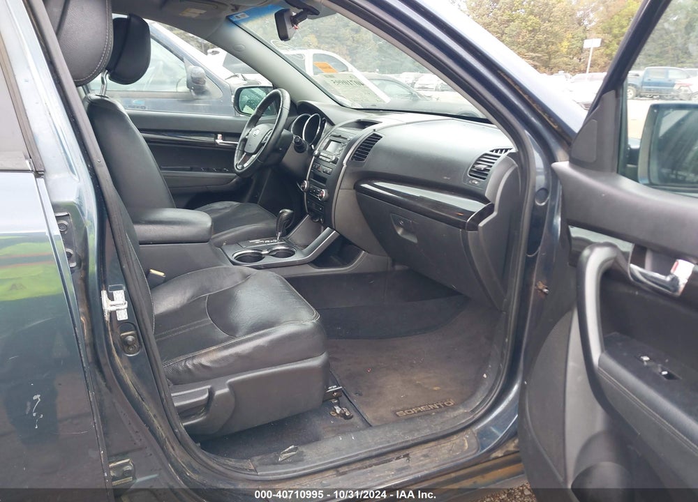2011 KIA SORENTO VIN: 5XYKU4A24BG022293