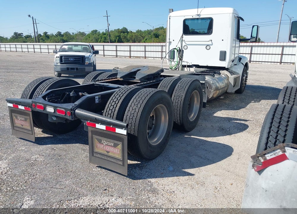 2023 PETERBILT 579 VIN: 1XPBDH9X7PD863682