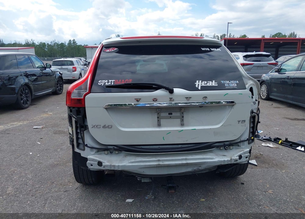 2017 VOLVO XC60 T5 DYNAMIC VIN: YV440MDRXH2113856