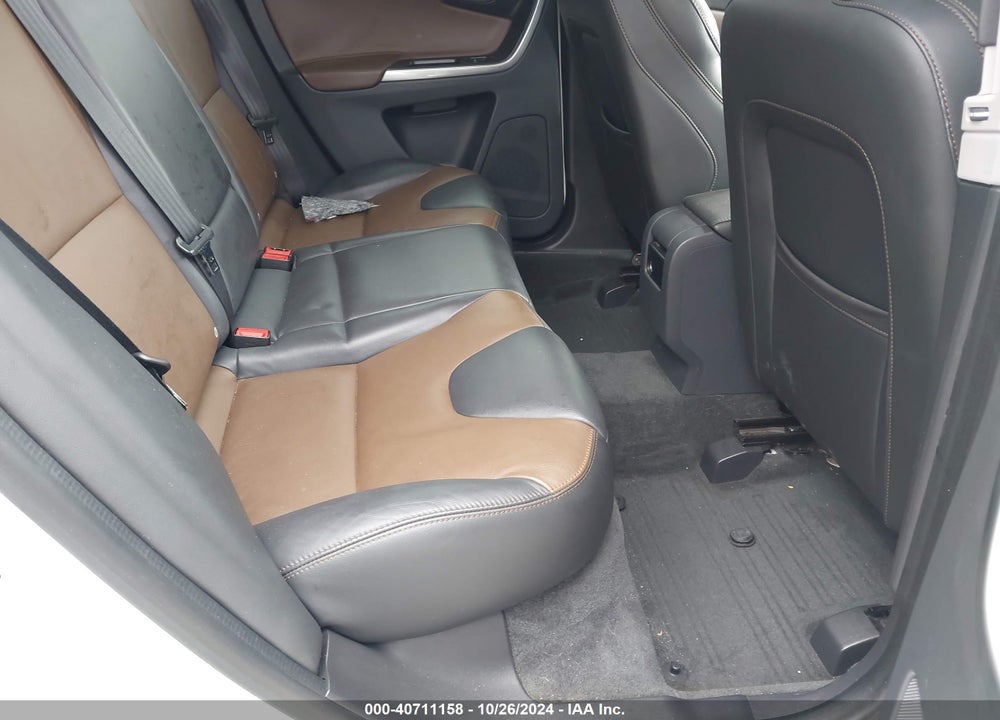 2017 VOLVO XC60 T5 DYNAMIC VIN: YV440MDRXH2113856