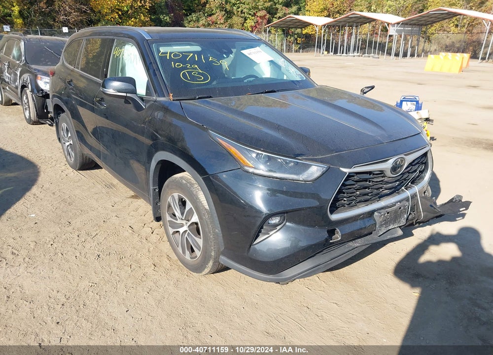 2021 TOYOTA HIGHLANDER XLE VIN: 5TDGZRBH8MS058260