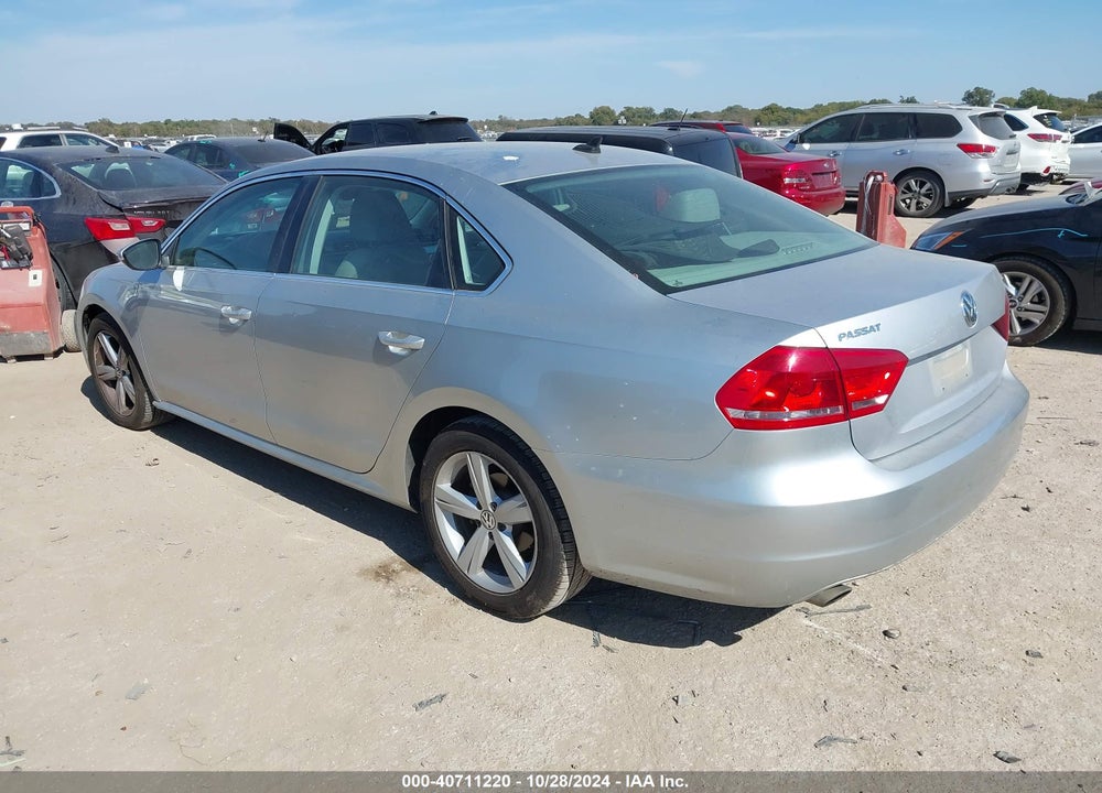 2012 VOLKSWAGEN PASSAT 2.5L SE VIN: 1VWBH7A37CC057718