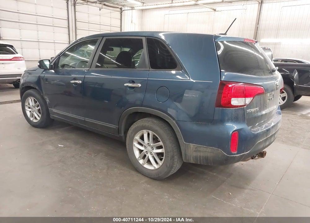 2014 KIA SORENTO LX VIN: 5XYKT3A60EG548263