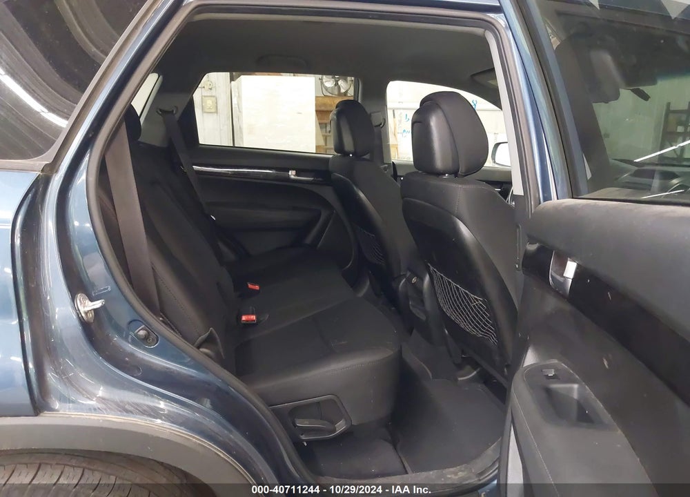 2014 KIA SORENTO LX VIN: 5XYKT3A60EG548263
