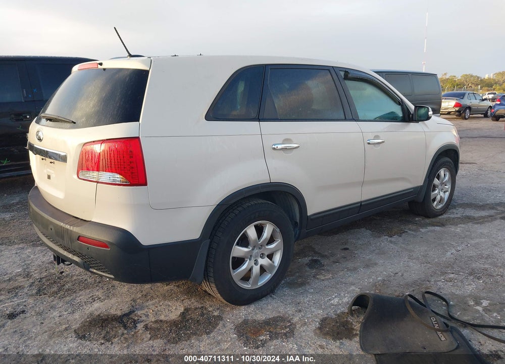 2011 KIA SORENTO LX VIN: 5XYKT3A16BG072276