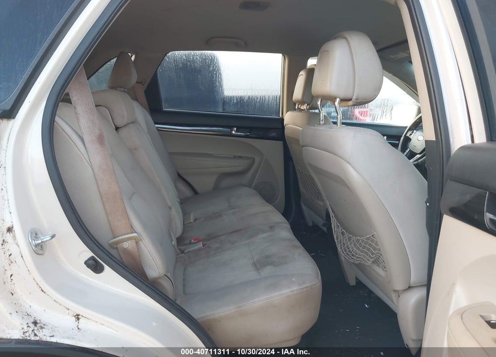 2011 KIA SORENTO LX VIN: 5XYKT3A16BG072276