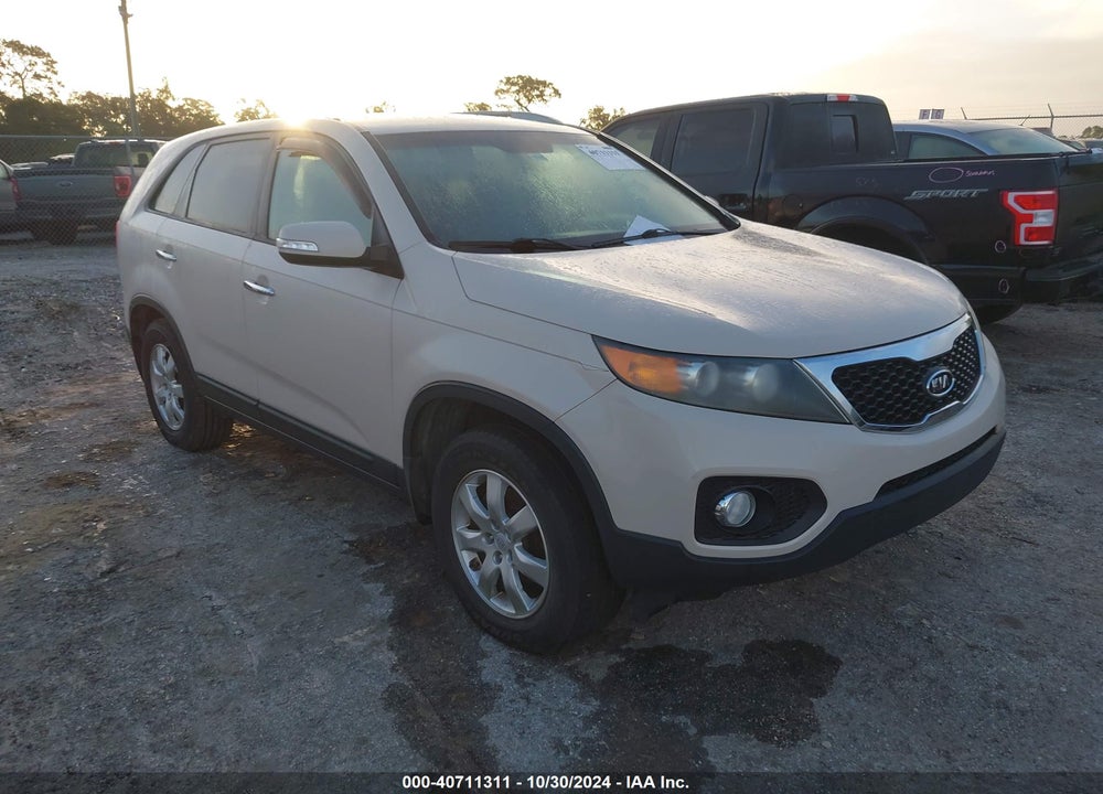 2011 KIA SORENTO LX VIN: 5XYKT3A16BG072276
