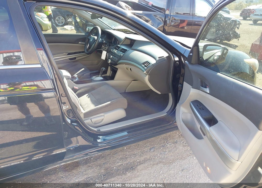 2010 HONDA ACCORD VIN: 1HGCP2F7XAA801637