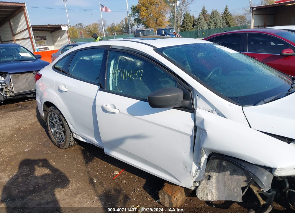 2018 FORD FOCUS SEL VIN: 1FADP3H24JL320710