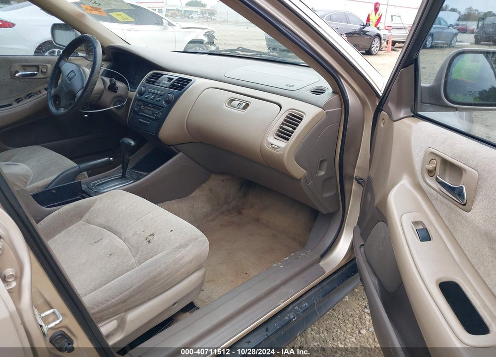 2001 HONDA ACCORD 3.0 LX VIN: 1HGCG16451A031931