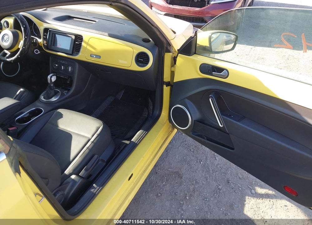 2015 VOLKSWAGEN BEETLE 1.8T VIN: 3VW517AT9FM821203