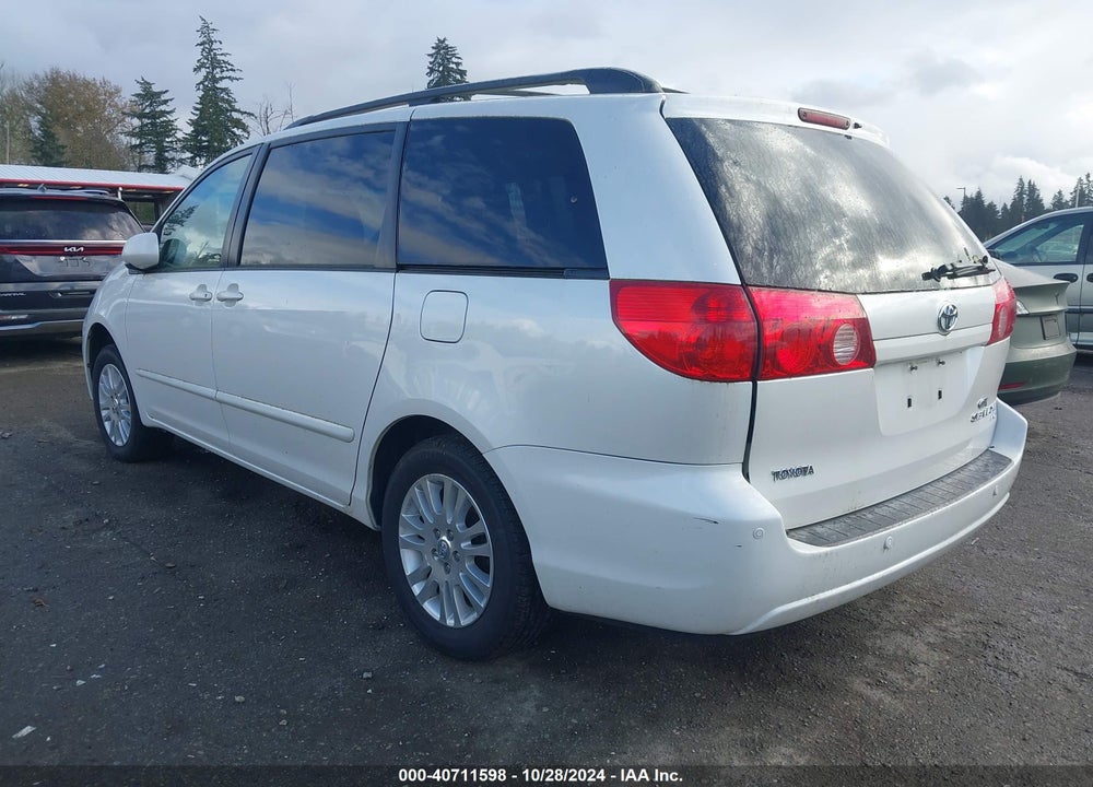 2007 TOYOTA SIENNA XLE VIN: 5TDBK22CX7S000326