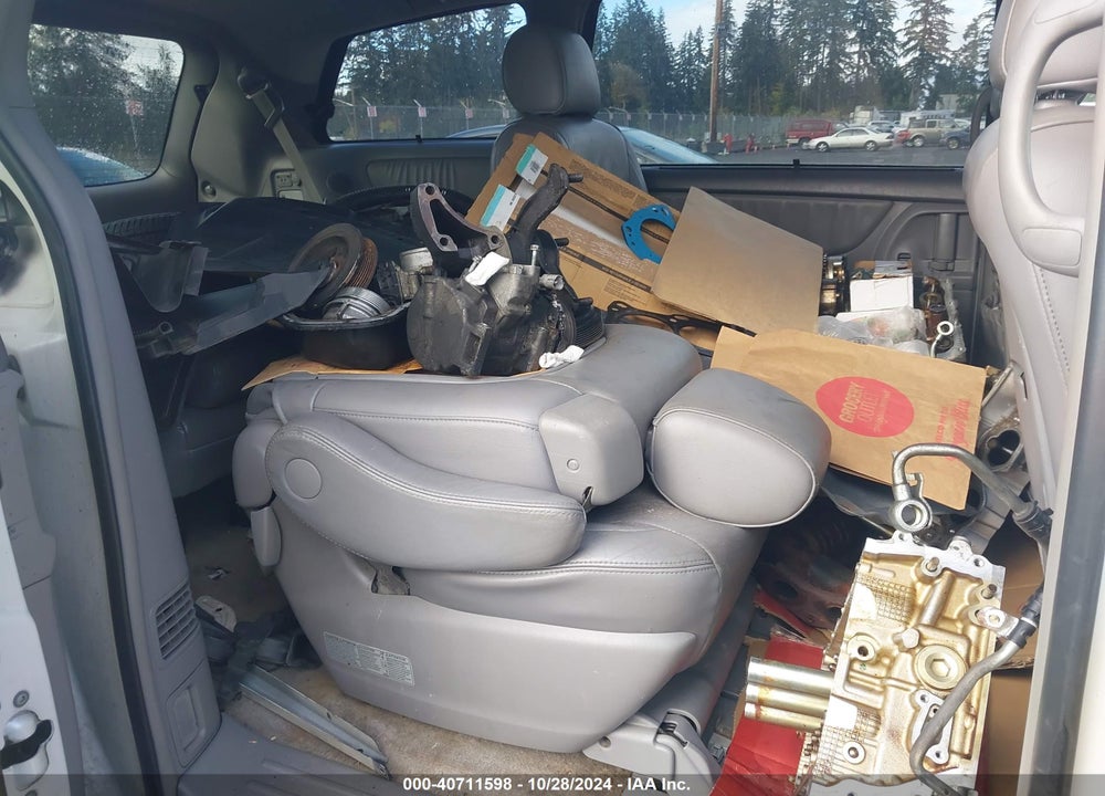 2007 TOYOTA SIENNA XLE VIN: 5TDBK22CX7S000326