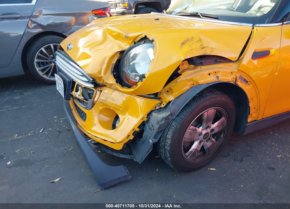 2015 MINI HARDTOP COOPER VIN: WMWXS5C58FT829142