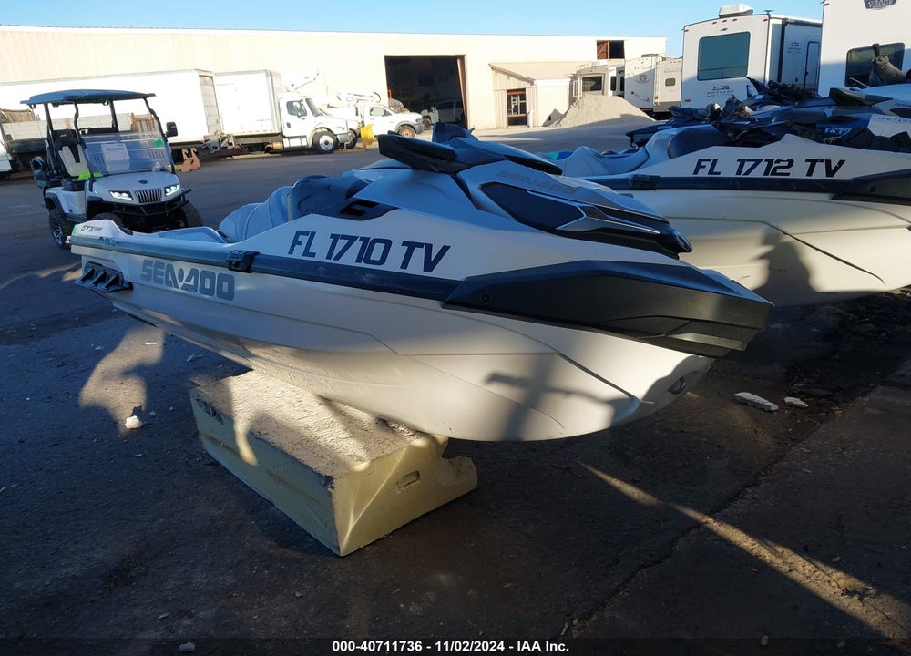 2024 SEADOO --- VIN: YDV58788C424
