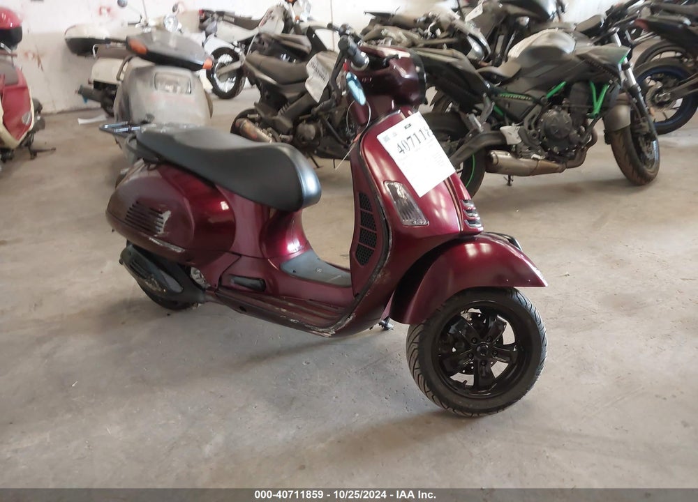2022 VESPA GTS 300 SUPER VIN: ZAPMA39M2N5101085