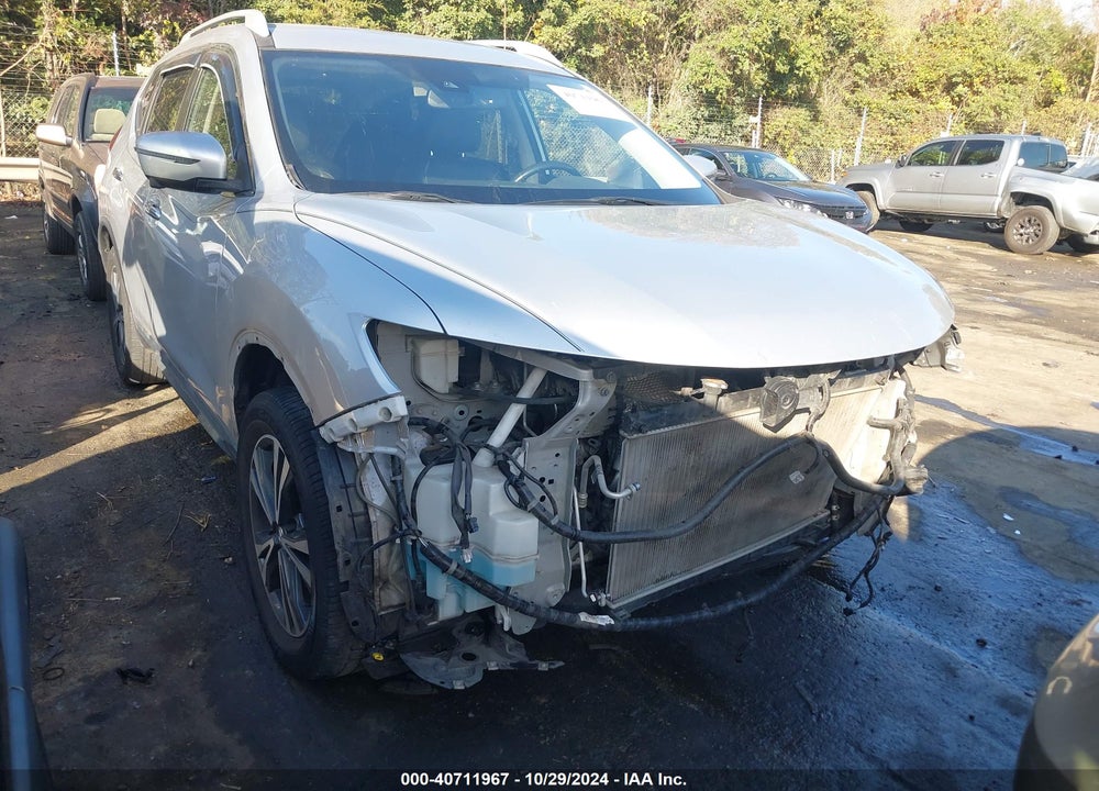 2018 NISSAN ROGUE SL VIN: 5N1AT2MV2JC801165