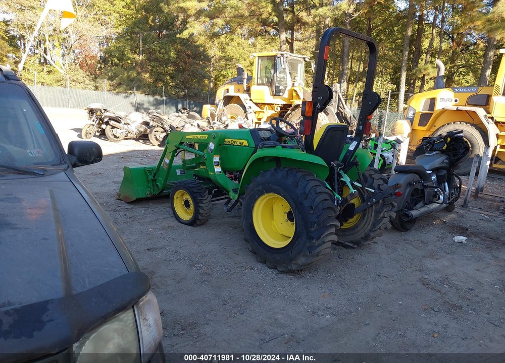 2016 JOHN DEERE 3032E VIN: 1LV3032EKGG100794