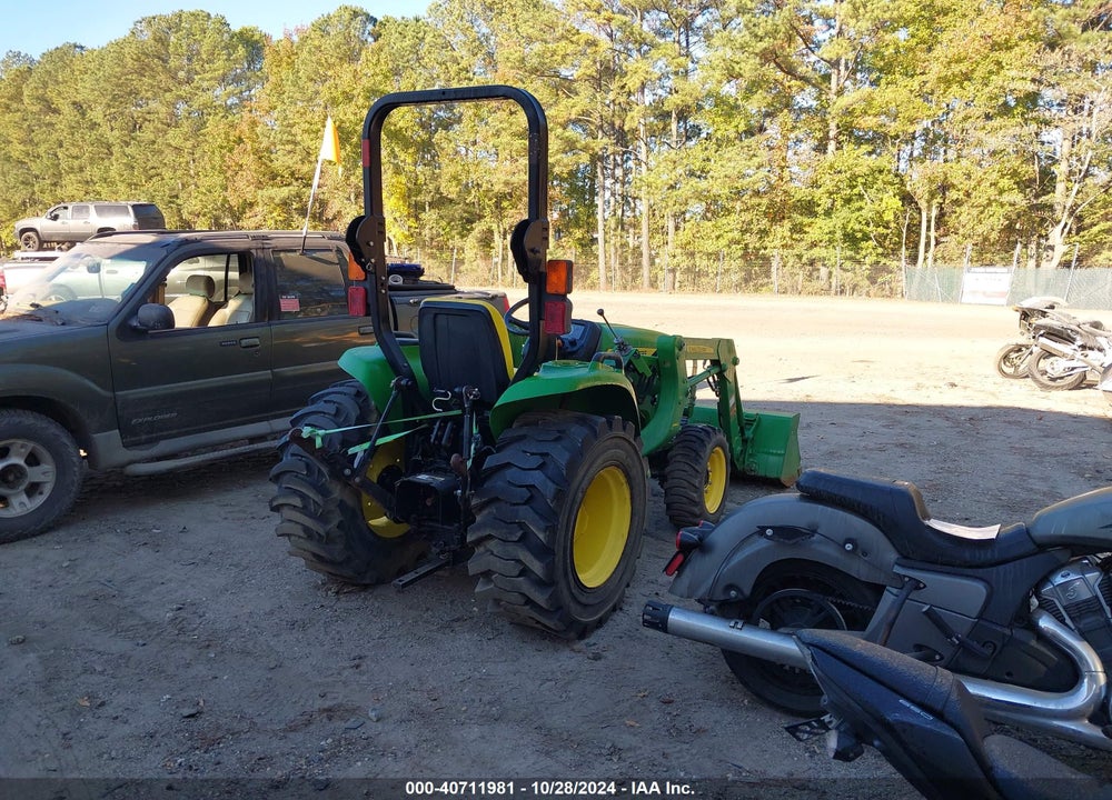 2016 JOHN DEERE 3032E VIN: 1LV3032EKGG100794