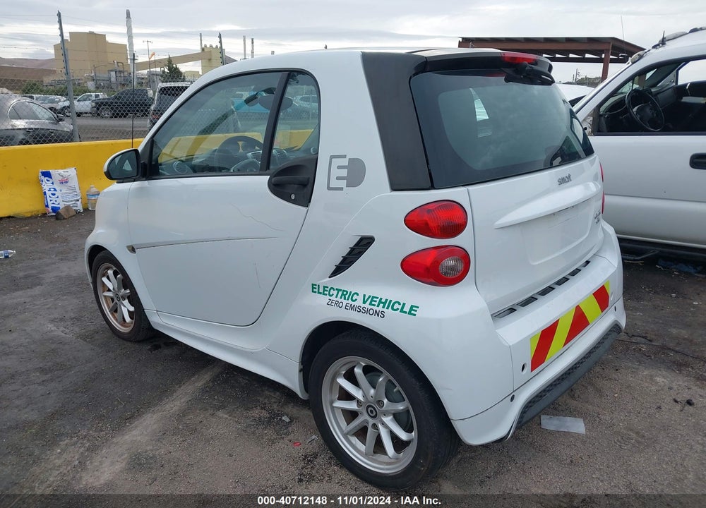2014 SMART FORTWO ELECTRIC DRIVE PASSION VIN: WMEEJ9AA7EK779439