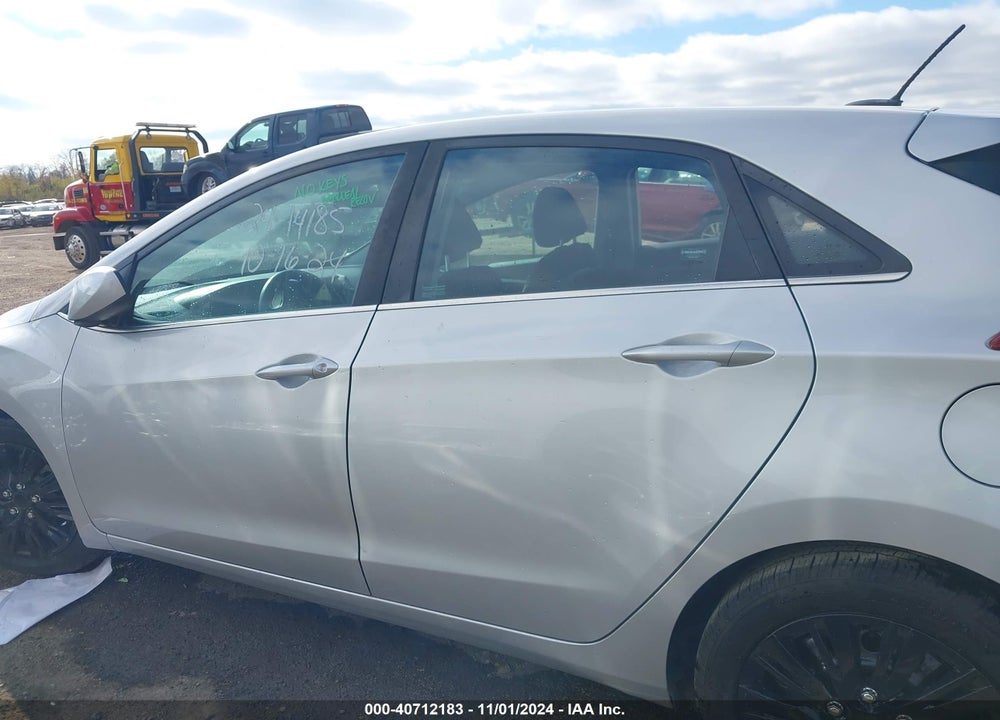 2017 HYUNDAI ELANTRA GT VIN: KMHD35LHXHU377068