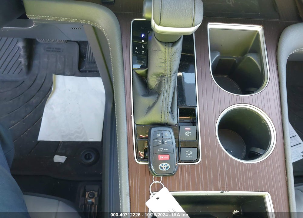 2022 TOYOTA SIENNA XLE VIN: 5TDJRKEC0NS087427