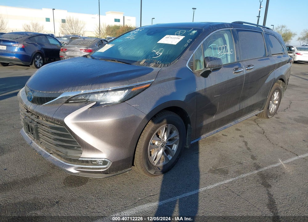 2022 TOYOTA SIENNA XLE VIN: 5TDJRKEC0NS087427