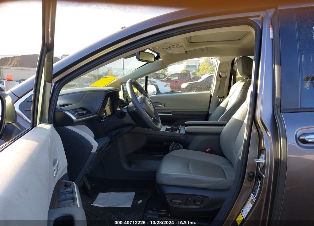2022 TOYOTA SIENNA XLE VIN: 5TDJRKEC0NS087427