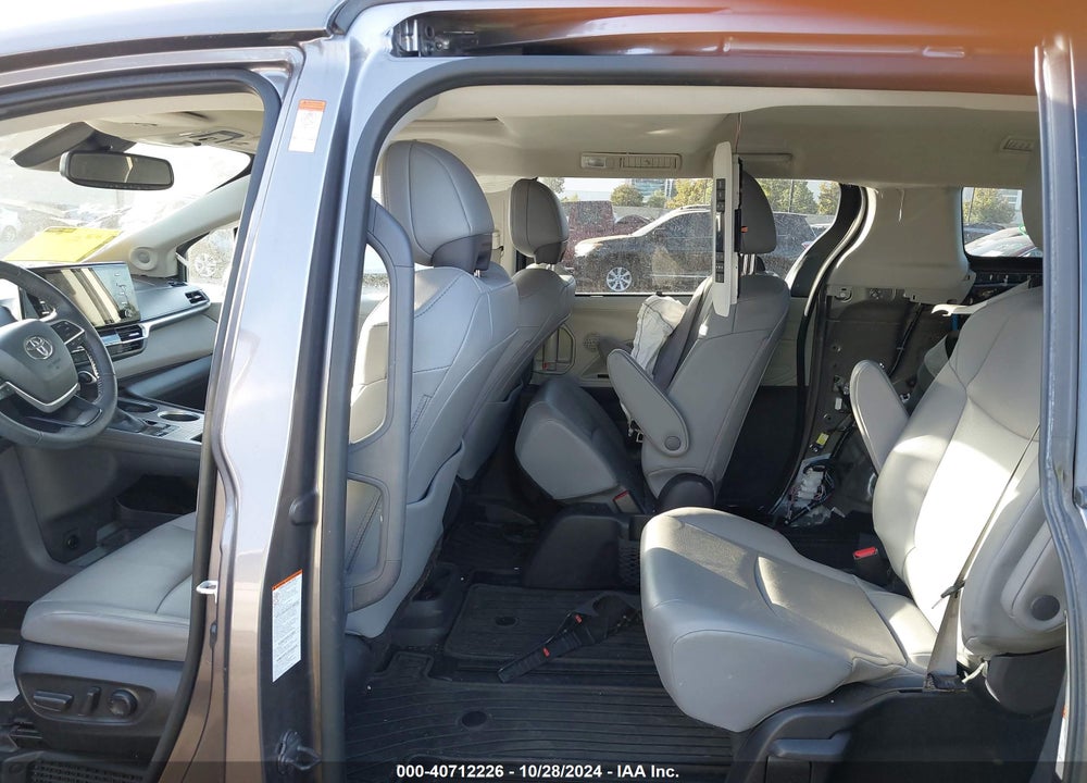 2022 TOYOTA SIENNA XLE VIN: 5TDJRKEC0NS087427