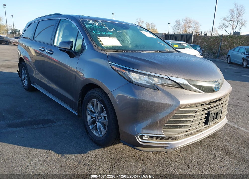 2022 TOYOTA SIENNA XLE VIN: 5TDJRKEC0NS087427