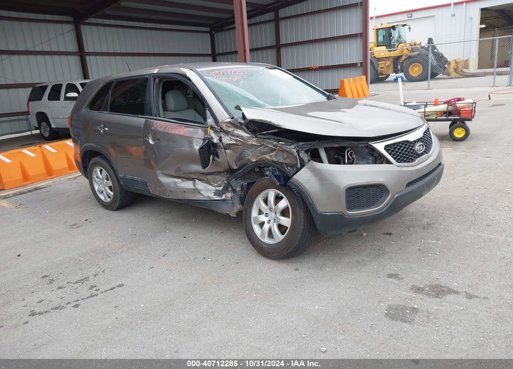 2011 KIA SORENTO LX VIN: 5XYKT3A10BG185303
