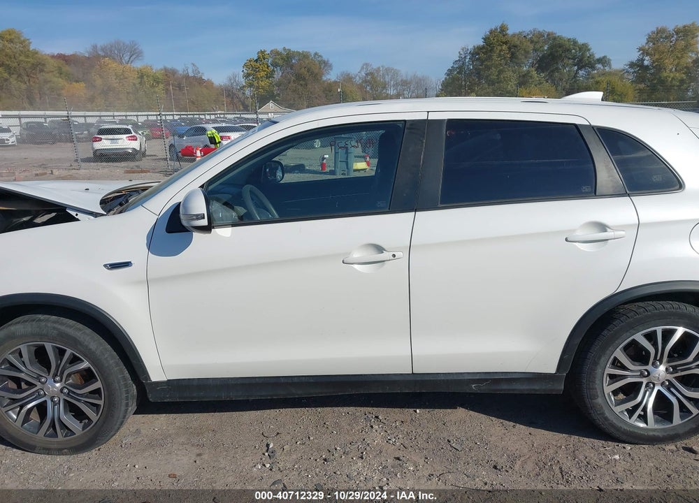 2018 MITSUBISHI OUTLANDER SPORT 2.0 ES VIN: JA4AR3AU1JZ018060